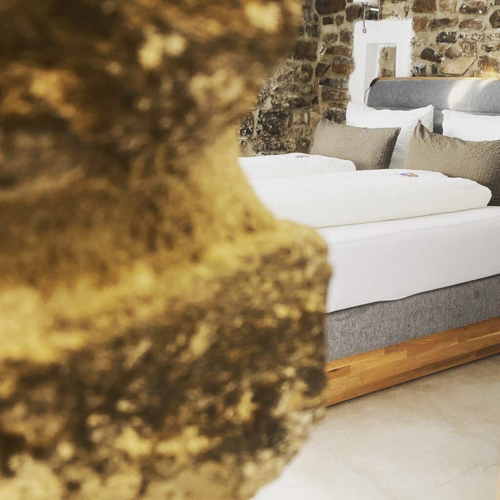 Château d'Esprit Höhr-Grenzhausen Apartment Lilie Impressionen Schlafzimmer
Ihre Auszeit im Château d’Esprit